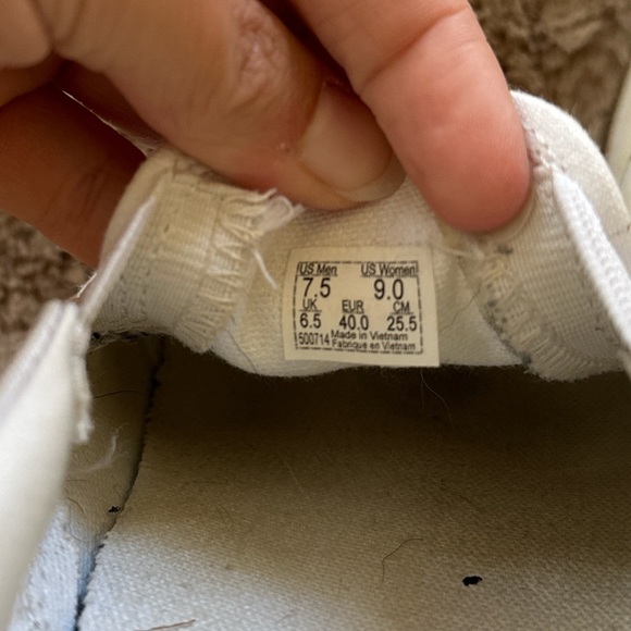 white slip on vans - Picture 3 of 3